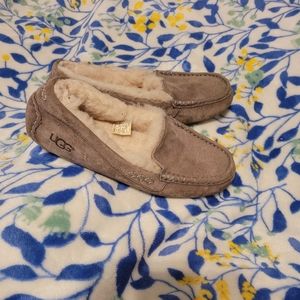 Ugg Moccasins Size 6